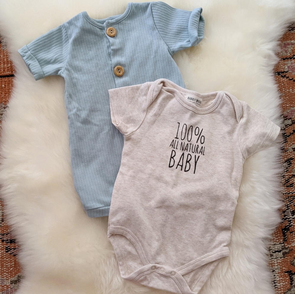 🆕NWOT Rabbit+Bear Organic Onesie SET